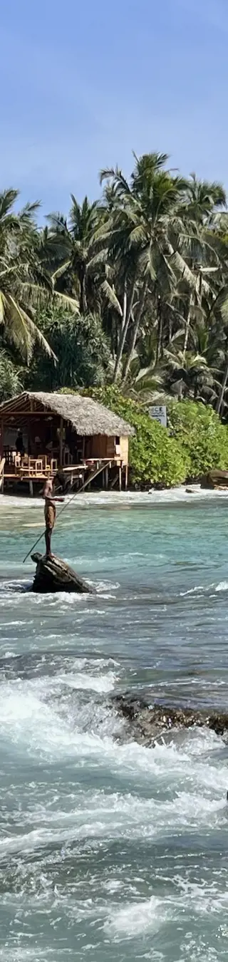 Surfen, Sonne und Kokosnüsse.